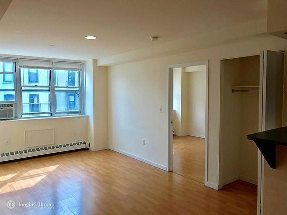 3rd image of 2737 27th St APT 3A