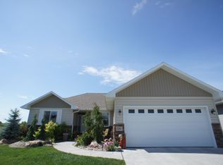 7201 Rebel Dr, Lincoln, NE 68516