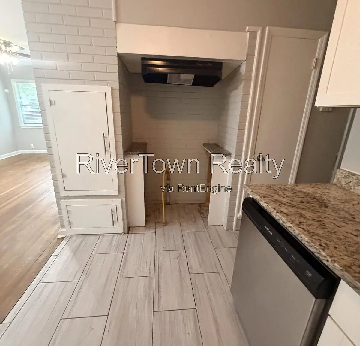 3 bed, 1.0 bath, 1365 sqft, $1,295 — Photo 4