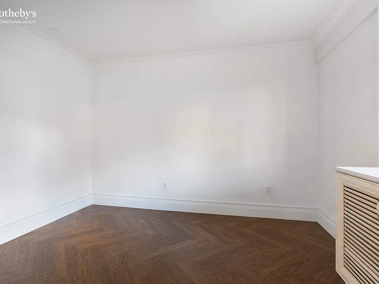 160 E 23rd St #2B — Photo 5