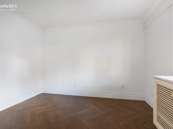 160 East 23rd Street image 7 of 9