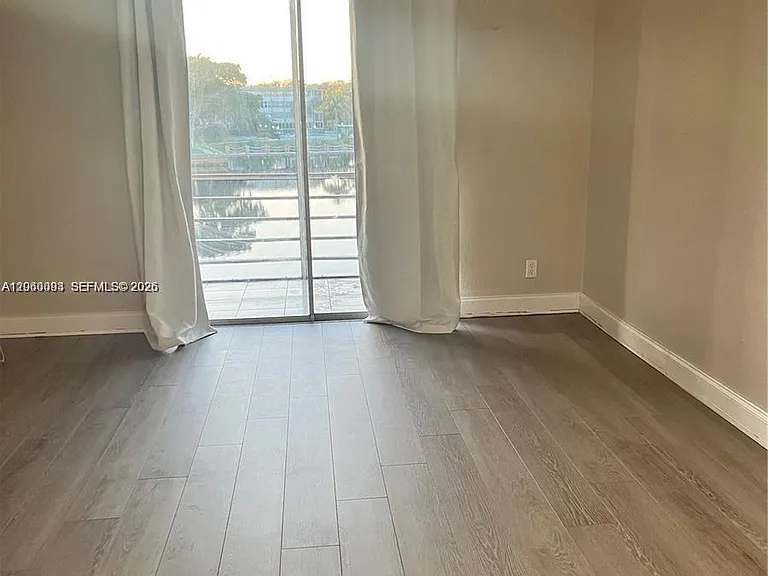 2775 Taft St #305 — Photo 1