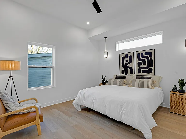 1025 Churchman Ave — Photo 20
