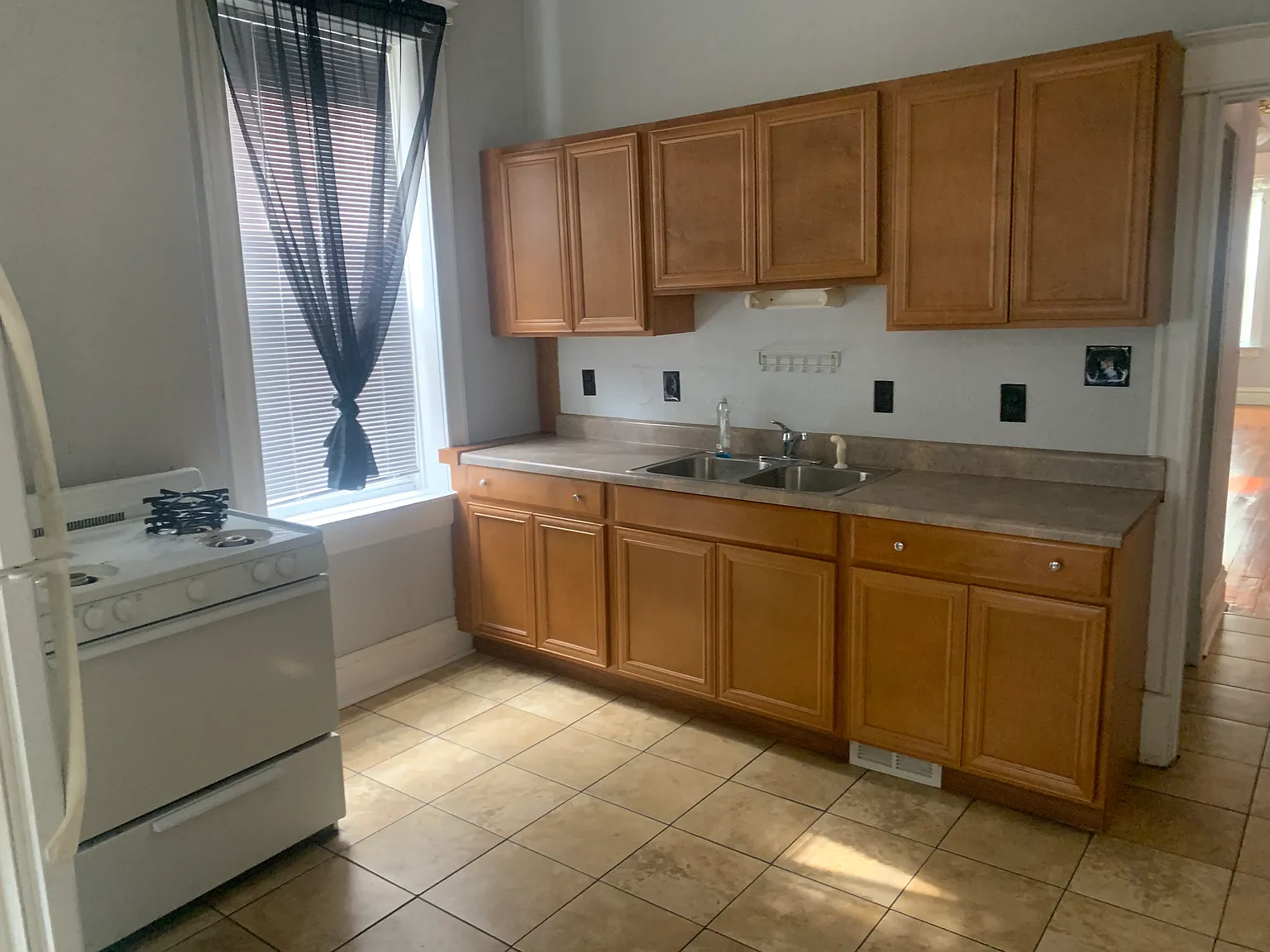 1 bed, 750 sqft, $800 — Photo 2