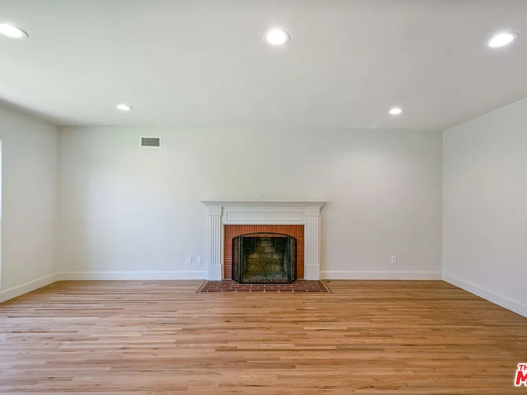 5911 S Corning Ave — Photo 10