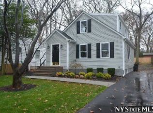 188 Iceland Dr, Huntington Station, NY 11746