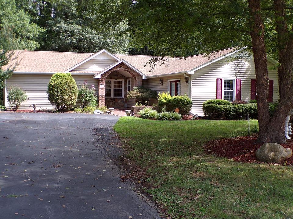 1st image of 113 Forest Ct