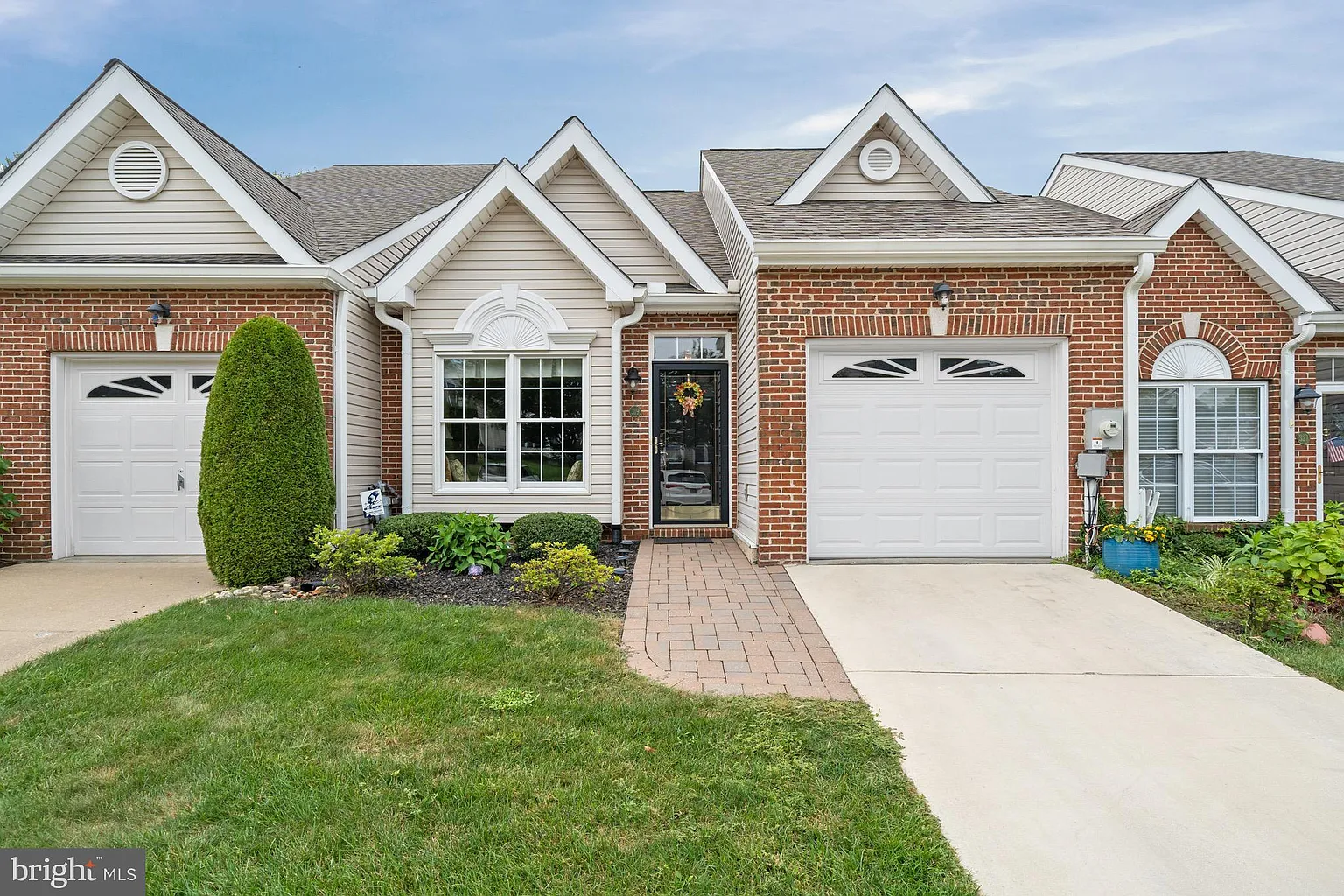 319 Shannonbridge Dr photo 1