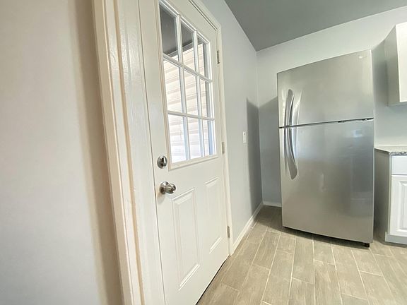 5th image of 3917 Pine Ave