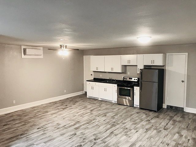 1st image of 1201 Wisteria Ave E