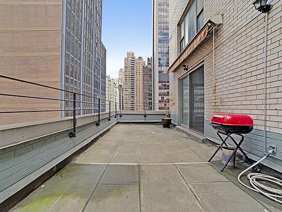 3rd image of 65 W 55th St APT 11H