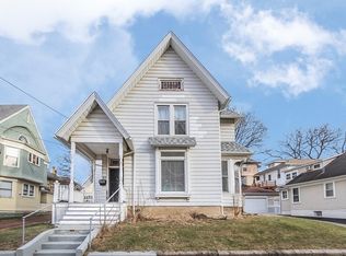 63 S Gifford St, Elgin, IL 60120