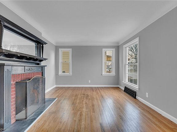 3rd image of 3827 W 130th St
