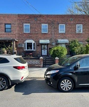 2nd image of 7119 Penelope Ave