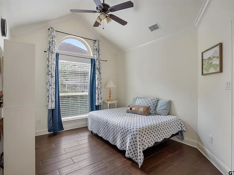 19503 Sara Ln — Photo 13