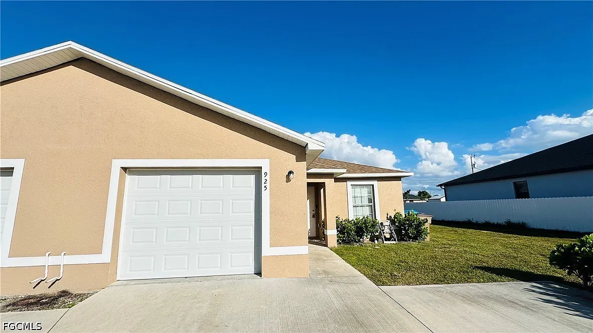 3 bed, 2.0 bath, 1200 sqft, $1,510 — Photo 2