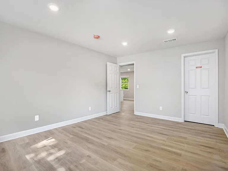 Palisades Apartments — Photo 6