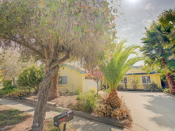 3rd image of 212 Fir Tree Pl