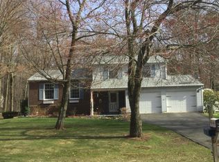 26 Walden Dr, Mountain Top, PA 18707
