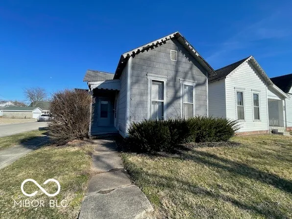 1331 Sycamore St, Columbus, IN 47201