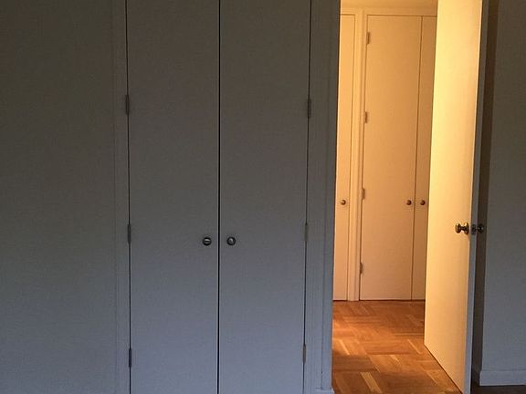 4th image of 300 E 33rd St APT 4A