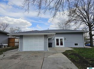 2200 N 53rd St, Lincoln, NE 68504
