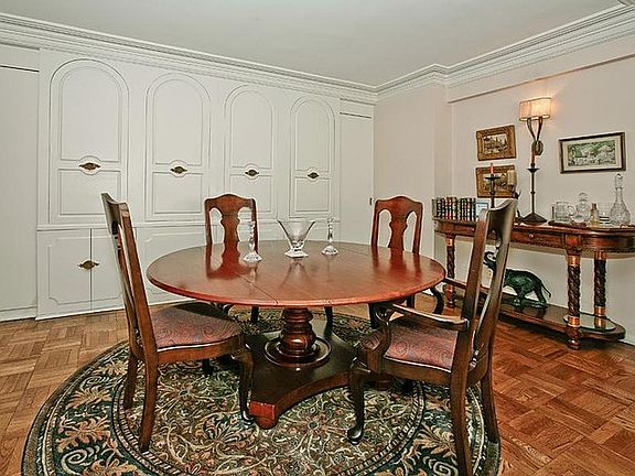 4th image of 110-112 E 57th St
