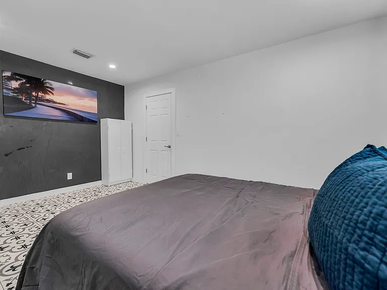 4014 NW 5th Ave #4014 — Photo 9