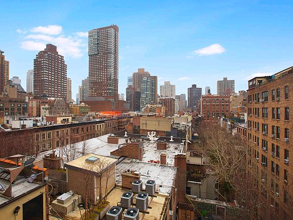 5th image of 19 W 69th St APT 806