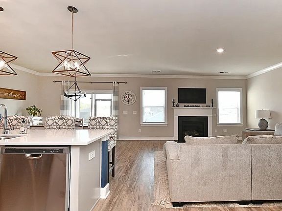 5th image of 30 Winged Bourne Ct