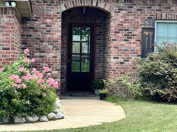 2nd image of 407 Copper Ridge Dr