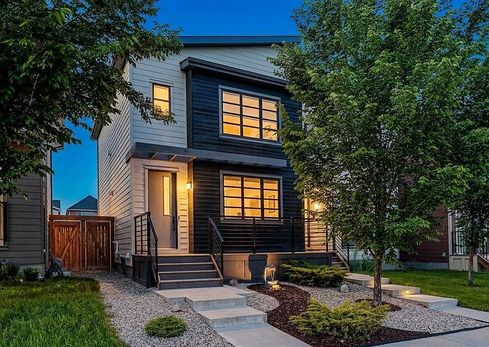 1st image of 851 E Walgrove Blvd SE