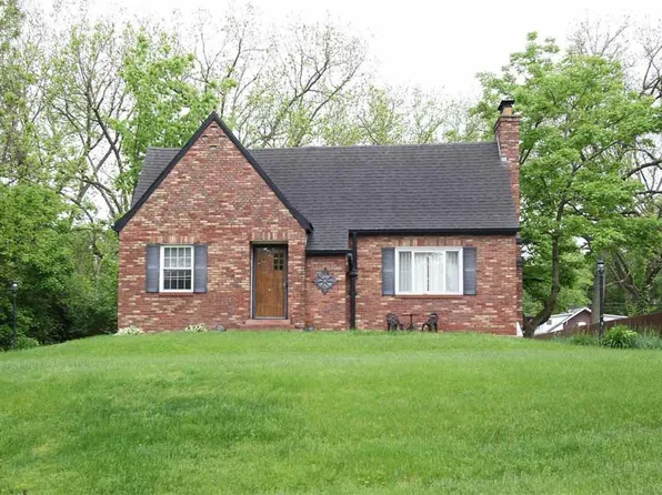 228 Julia Pl, Belleville, IL 62223