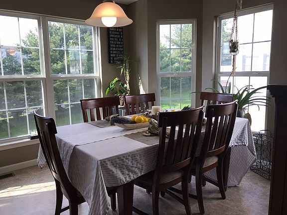 Kitchen - bay window