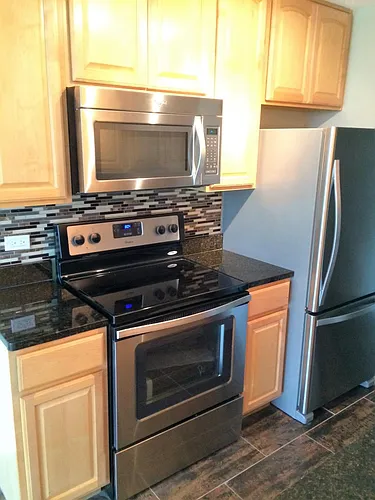 1833-4 Lakes Ave #4B Photo 1