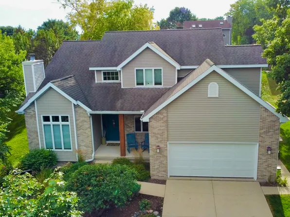 2936 Maple Run Dr, Madison, WI 53719