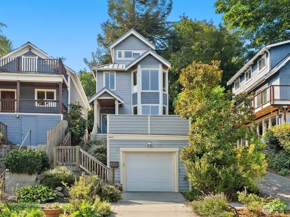 445 26th Avenue E, Seattle, WA 98112