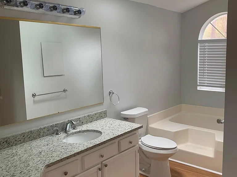 1250 Llewellyn Rd — Photo 5