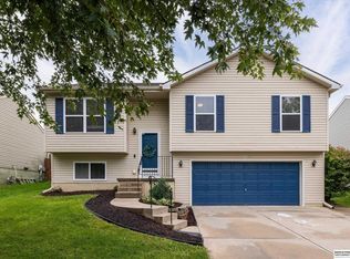 14528 Grebe St, Bennington, NE 68007