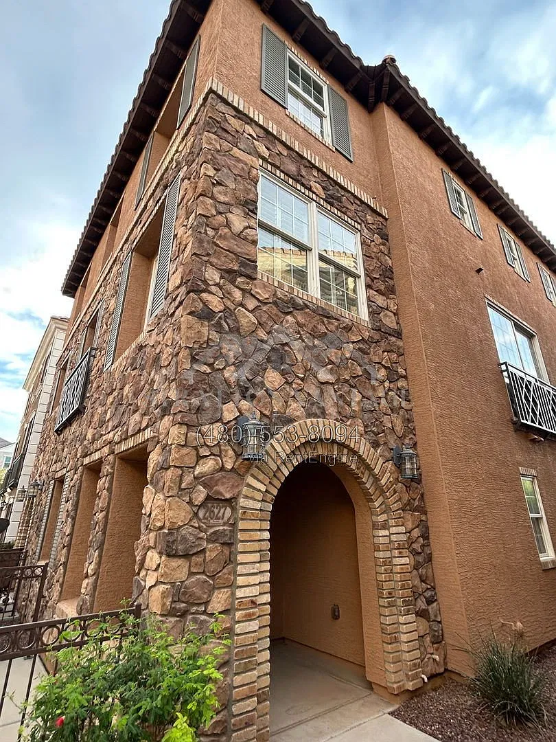 3 bed, 2.5 bath, 1609 sqft, $2,149 — Photo 1
