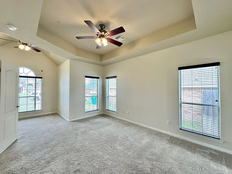 705 Marshall Dr — Photo 20