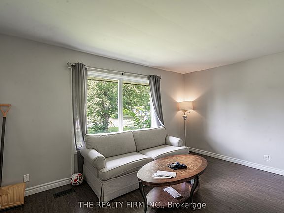 5th image of 348 Winnipeg Blvd