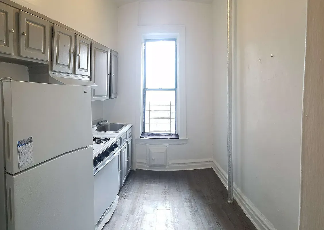 Building Photo - 902 44th St #B12