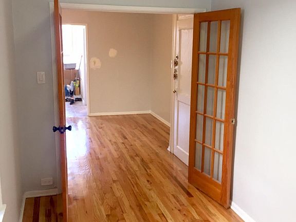 5th image of 3416 42nd St APT 1A