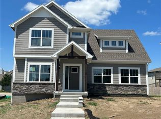 332 S Adams Ct, Raymore, MO 64083