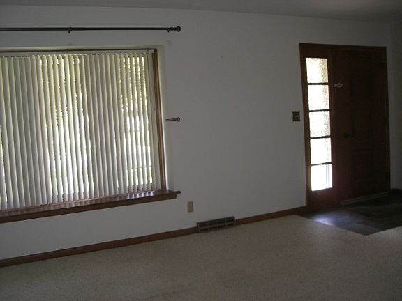 2nd image of 4525 Pembrooke Pl