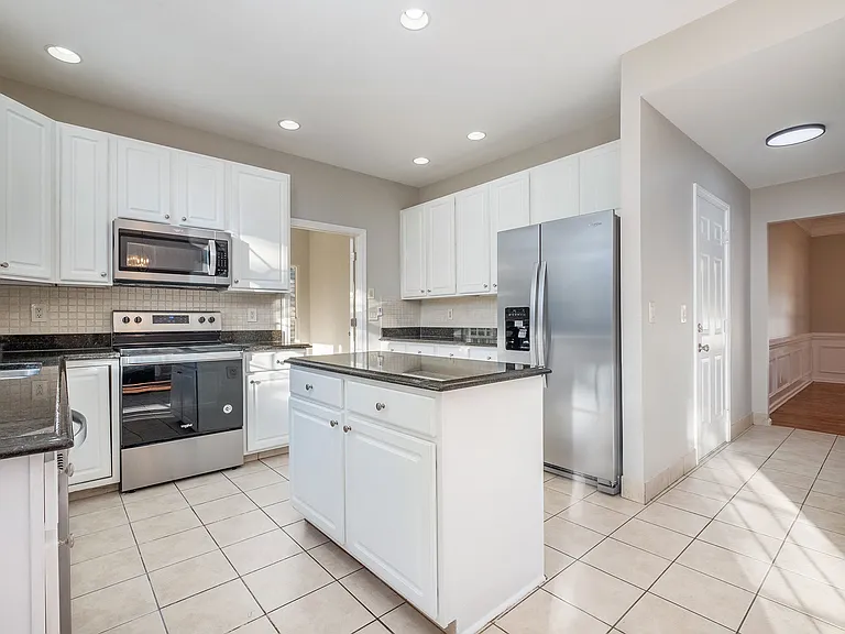 15820 Lavenham Rd — Photo 16
