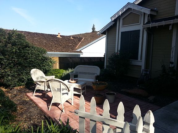 3rd image of 3923 Rocky Point Dr