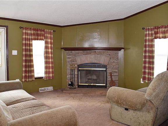 4th image of 1011 Brown St