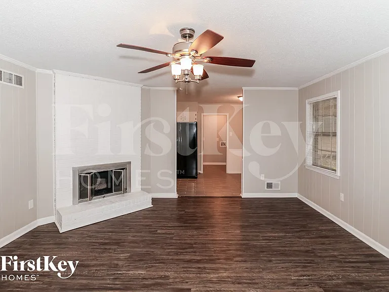 6901 Aspenhill Dr — Photo 3